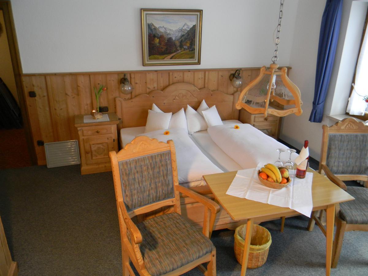 Landhaus Spielmannsau Oberstdorf Szoba fotó